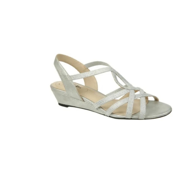 Sandals - Picture 1 of 3